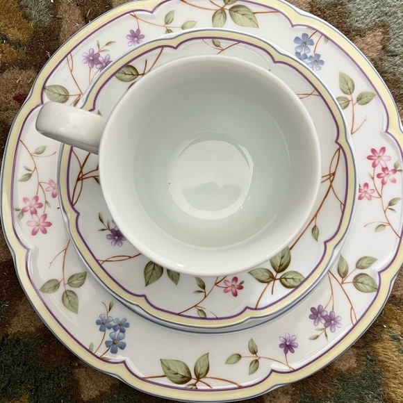 NEVADA VEŘSO Breakfast Plate, Tea cup & Saucer Set of 3 white ceramic floral - Picture 12 of 12
